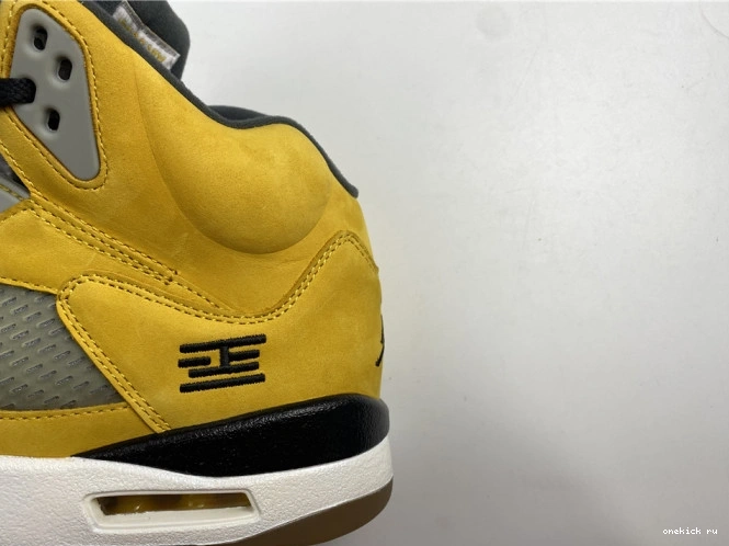 Chep Onekick Jordan 454783-701 Air Tokyo Retro 5 T23 0724